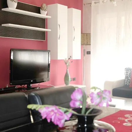 Ena Tirana